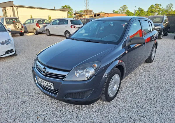 samochody osobowe Opel Astra cena 14999 przebieg: 174100, rok produkcji 2009 z Śrem